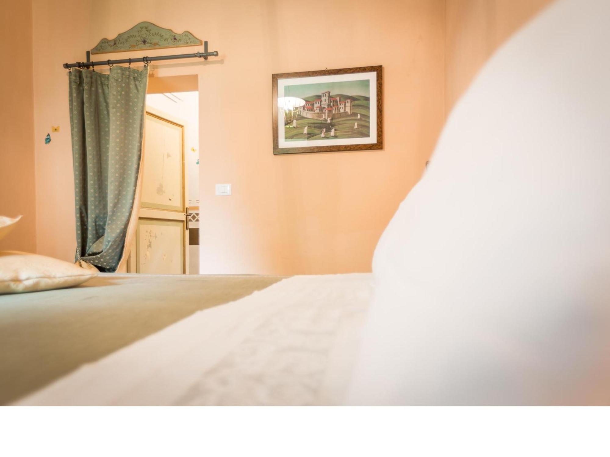 Casa Fiorita Bed and Breakfast Sant'Enea Værelse billede