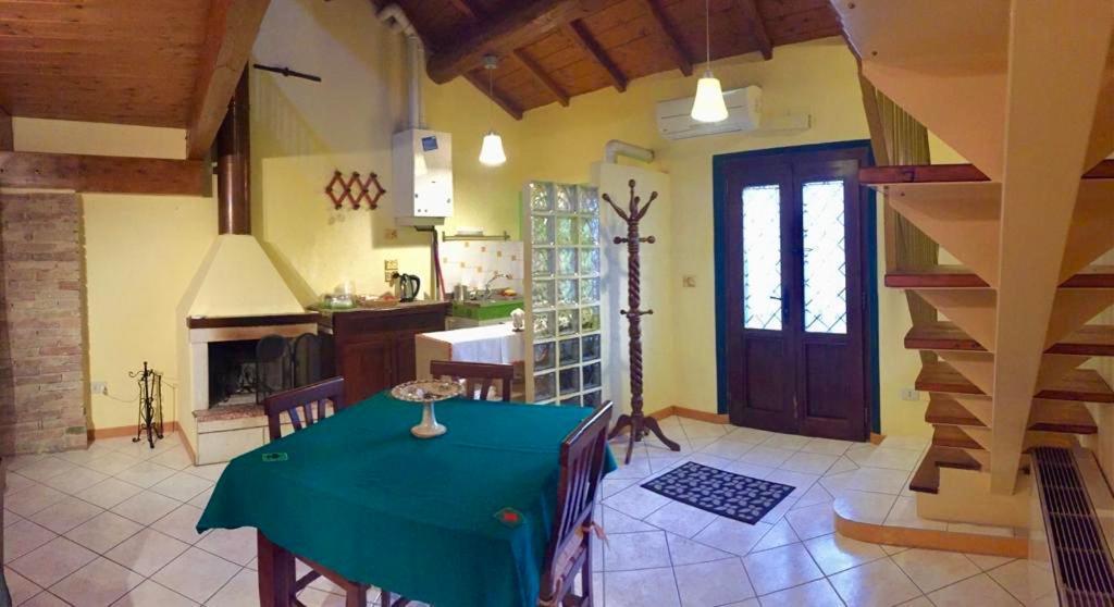 Casa Fiorita Bed and Breakfast Sant'Enea Eksteriør billede